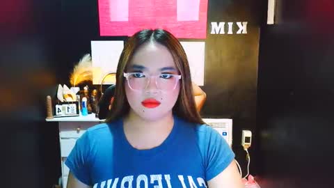 Almira online show from December 2025 03:01:02 AM