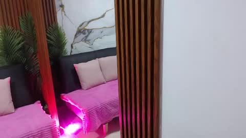 alonddra_tay online show from April 2026 11:31:01 AM