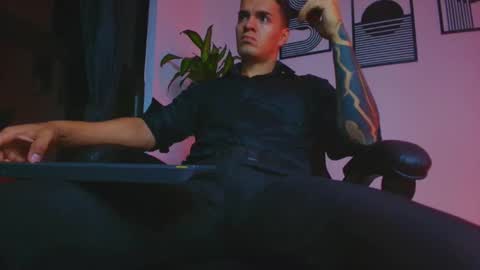 alpha_dominus_ online show from May 2026 04:08:02 AM