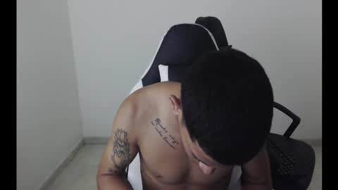 alphas_latins online show from March 2026 01:17:02 AM