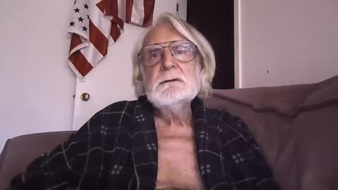 AlphaUniform online show from April 2026 10:38:01 PM