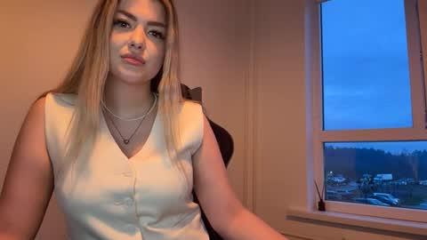 Amelia online show from April 2026 04:47:02 PM