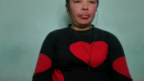 Snapshot of alypierette chatting on June 2026 07:44:01 AM alypierette online show from June 2026 07:44:01 AM