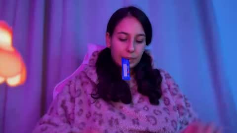 alyssy_nc online show from September 2025 03:08:02 AM