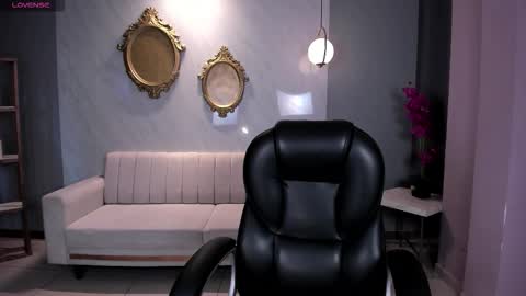 Ambar  online show from November 2025 11:53:01 AM