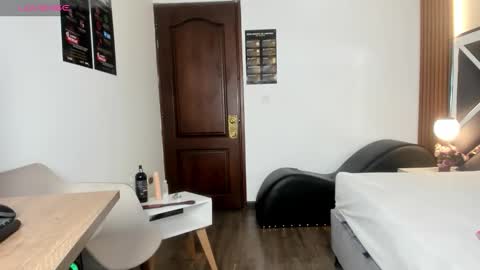 Ambar Ross online show from March 2026 02:12:02 PM