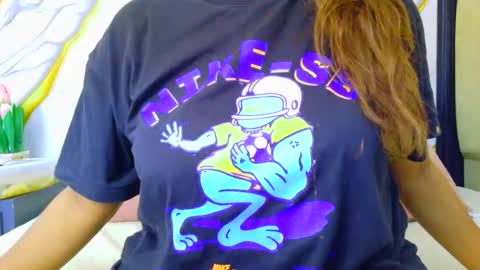 ambarsmit69 online show from April 2026 01:14:01 AM