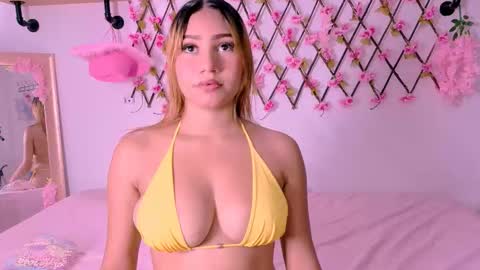 amber_love04 online show from February 2026 09:00:02 PM