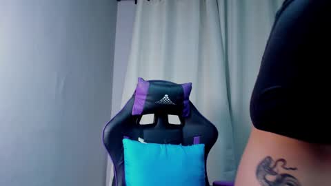 Amber Baker  online show from March 2025 05:18:02 PM
