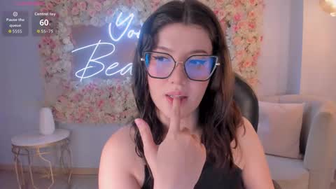 Amber  online show from March 2026 05:28:01 PM