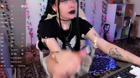 Amelia Aley  online show from June 2026 02:33:01 PM