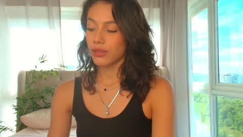 amelia_mee online show from April 2026 12:05:02 PM