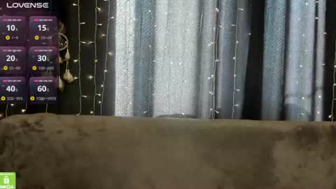 Snapshot of amelia_skyy chatting on June 2026 01:21:01 AM Anna online show from June 2026 01:21:01 AM