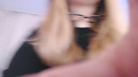 Snapshot of amelia_sunlight chatting on May 2026 04:13:02 PM Amelia online show from May 2026 04:13:02 PM