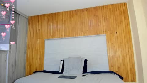 Daniela online show from November 2025 01:10:01 PM