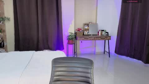 Isabella online show from May 2026 03:15:01 AM
