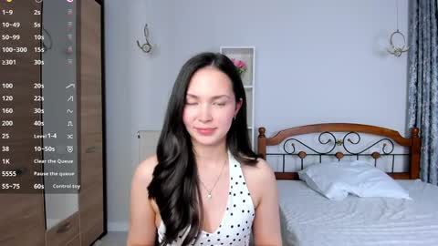 Aylin  online show from April 2026 05:27:01 PM