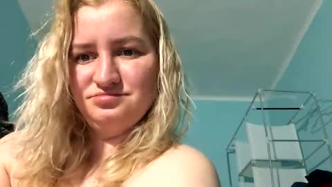 amely12 online show from December 2024 05:04:01 PM