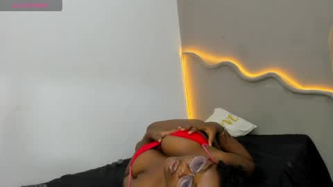 Snapshot of amina__18 chatting on May 2026 09:33:01 PM Amiina online show from May 2026 09:33:01 PM
