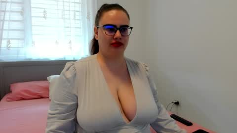 Amira Vyxen online show from April 2026 05:10:01 AM