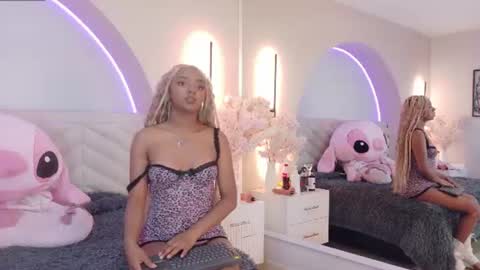 Snapshot of amy_miller2 chatting on June 2026 08:19:02 PM Amy online show from June 2026 08:19:02 PM
