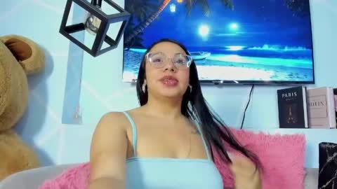 Emy Noa  online show from April 2026 01:10:01 AM