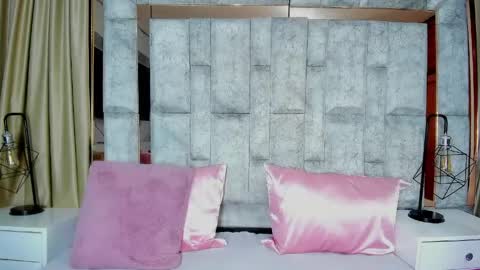 Emy Noa  online show from April 2026 07:45:01 AM