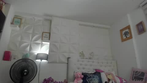 Snapshot of amy_queents chatting on February 2025 11:15:01 PM Amy Caroland online show from February 2025 11:15:01 PM