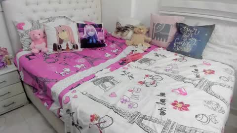 Snapshot of amy_queents chatting on February 2025 01:31:02 AM Amy Caroland online show from February 2025 01:31:02 AM