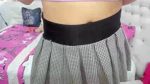 Snapshot of amy_queents chatting on October 2025 06:43:01 AM Amy Caroland online show from October 2025 06:43:01 AM