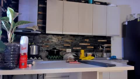 Amy online show from April 2026 07:58:01 PM