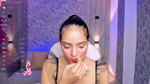 Snapshot of anahi_curlie1 chatting on December 2024 07:29:02 AM Anahi Curlie online show from December 2024 07:29:02 AM