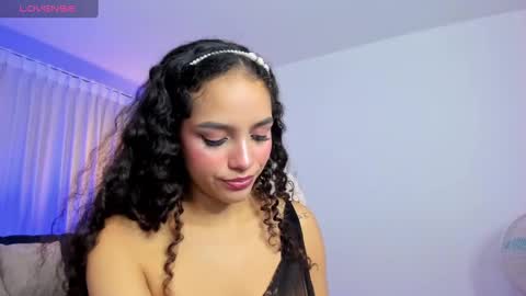 Snapshot of anahi_curlie1 chatting on January 2025 03:18:01 AM Anahi Curlie online show from January 2025 03:18:01 AM