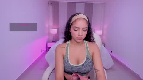 Snapshot of anahi_curlie1 chatting on February 2025 03:33:01 AM Anahi Curlie online show from February 2025 03:33:01 AM