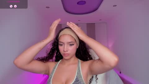 Snapshot of anahi_curlie1 chatting on February 2025 06:46:02 AM Anahi Curlie online show from February 2025 06:46:02 AM