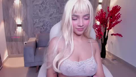 Snapshot of anahi_curlie1 chatting on February 2025 03:29:01 AM Anahi Curlie online show from February 2025 03:29:01 AM