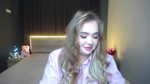 anastacyyellig online show from February 2026 09:10:01 PM
