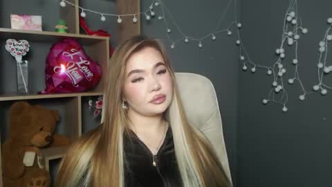 anastacyyellig online show from February 2026 09:00:01 PM