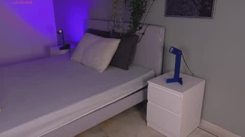 Kendra  online show from March 2026 10:11:01 AM