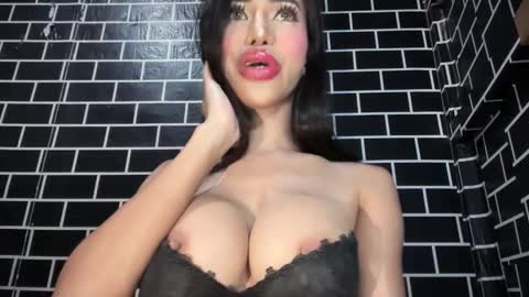 Snapshot of anawalters chatting on December 2025 05:19:02 PM anawalters online show from December 2025 05:19:02 PM