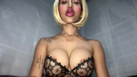 Snapshot of anawalters chatting on January 2026 03:49:02 PM anawalters online show from January 2026 03:49:02 PM