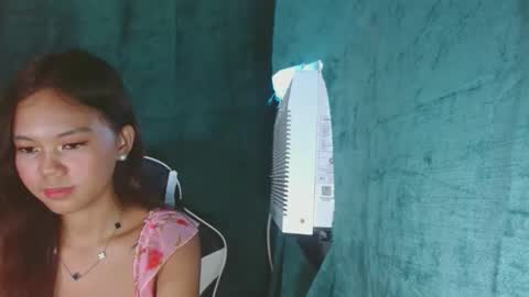 andiaprecious_ online show from April 2026 06:41:02 AM