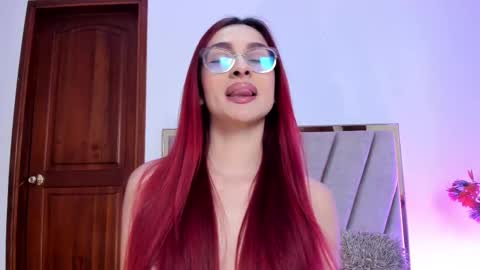 Andra Cyrus online show from September 2025 11:43:01 AM