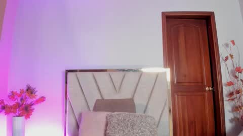 Andra Cyrus online show from March 2026 12:38:01 AM