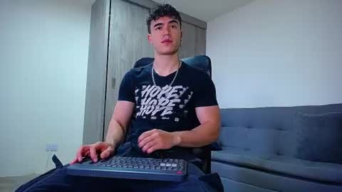 Snapshot of andre_parker chatting on June 2026 08:46:01 PM Andre Parker online show from June 2026 08:46:01 PM
