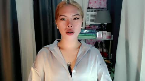 Snapshot of andrea06121998 chatting on June 2026 04:22:02 PM andrea06121998 online show from June 2026 04:22:02 PM