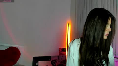 Snapshot of andrea__bass chatting on May 2026 06:09:01 PM andrea__bass online show from May 2026 06:09:01 PM