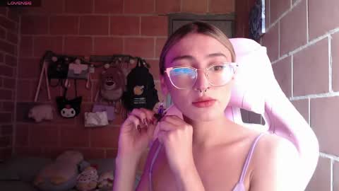 Andrea  online show from May 2026 04:24:01 PM