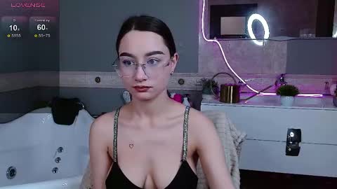 andreajohnsons online show from May 2026 08:32:02 AM