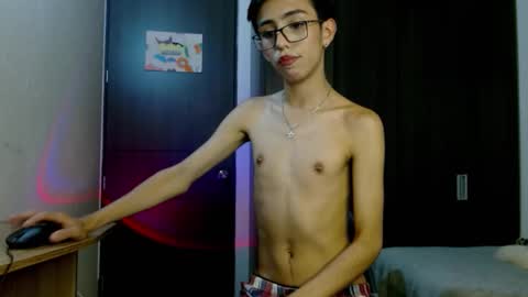 Andrew online show from September 2025 12:22:02 AM